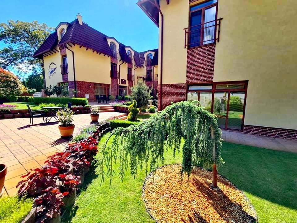 Jolan Pension & Restaurant Cicov Exterior foto
