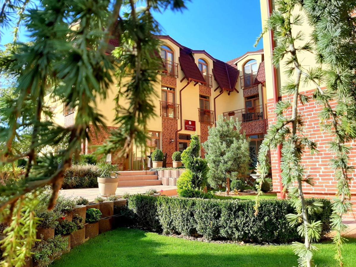 Jolan Pension & Restaurant Cicov Exterior foto