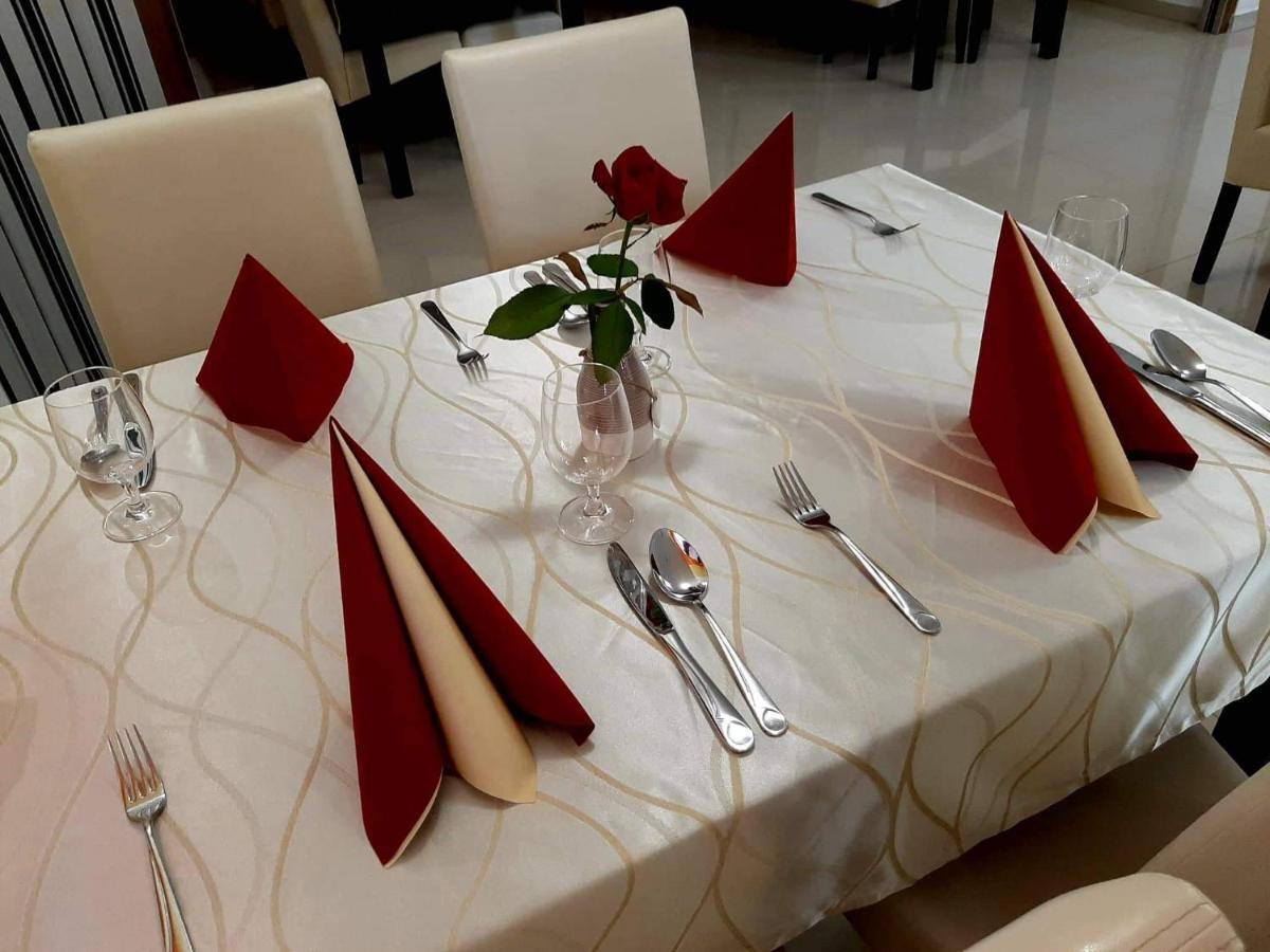 Jolan Pension & Restaurant Cicov Exterior foto