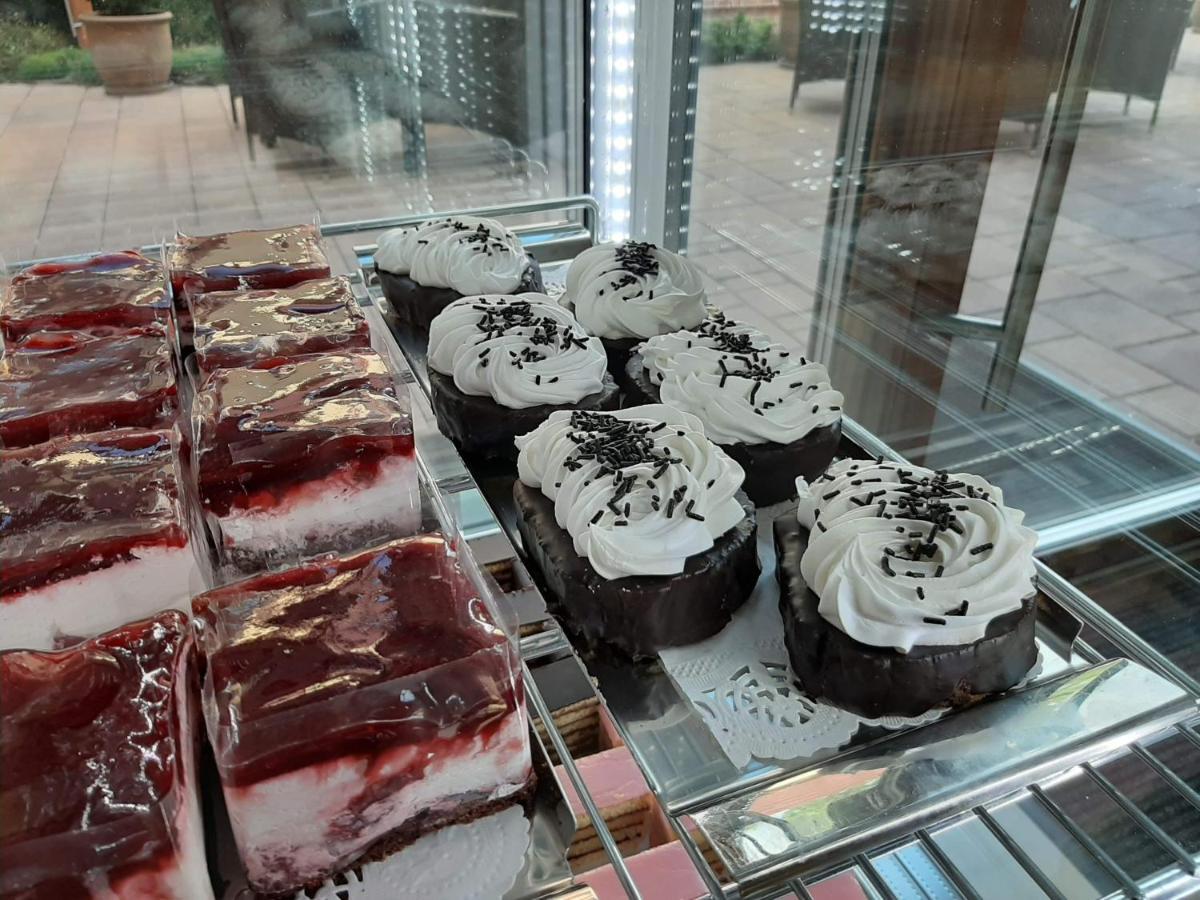 Jolan Pension & Restaurant Cicov Exterior foto